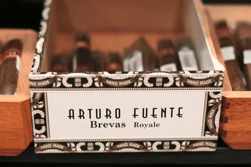 Arturo Fuente Brevas Royale