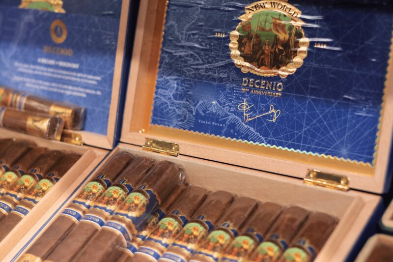 New World Decenio cigar