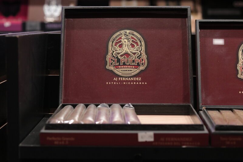 AJ Fernandez El Pulpo cigar — Open box