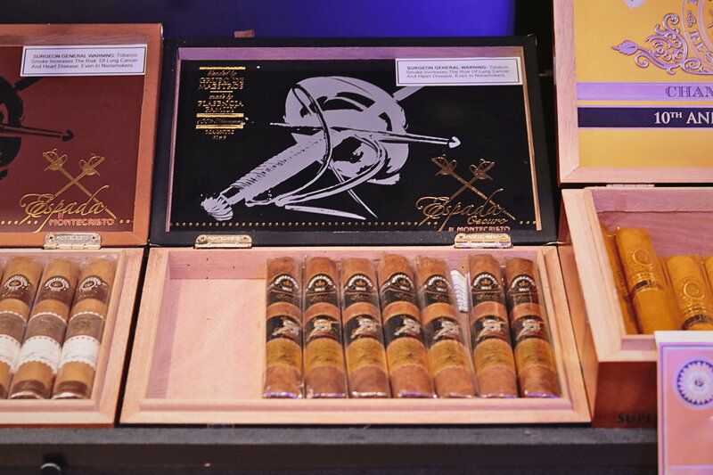Montecristo Espada Oscuro Magnum cigar