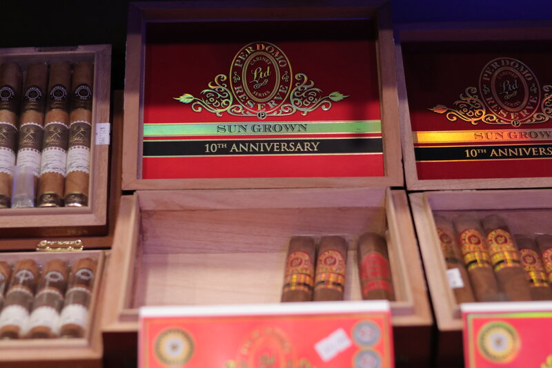 Perdomo Reserve 10th Anniversary cigar — Open box