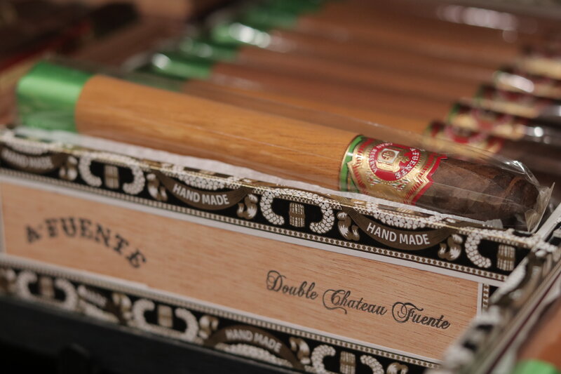Arturo Fuente Double Chateau cigar — Band detail